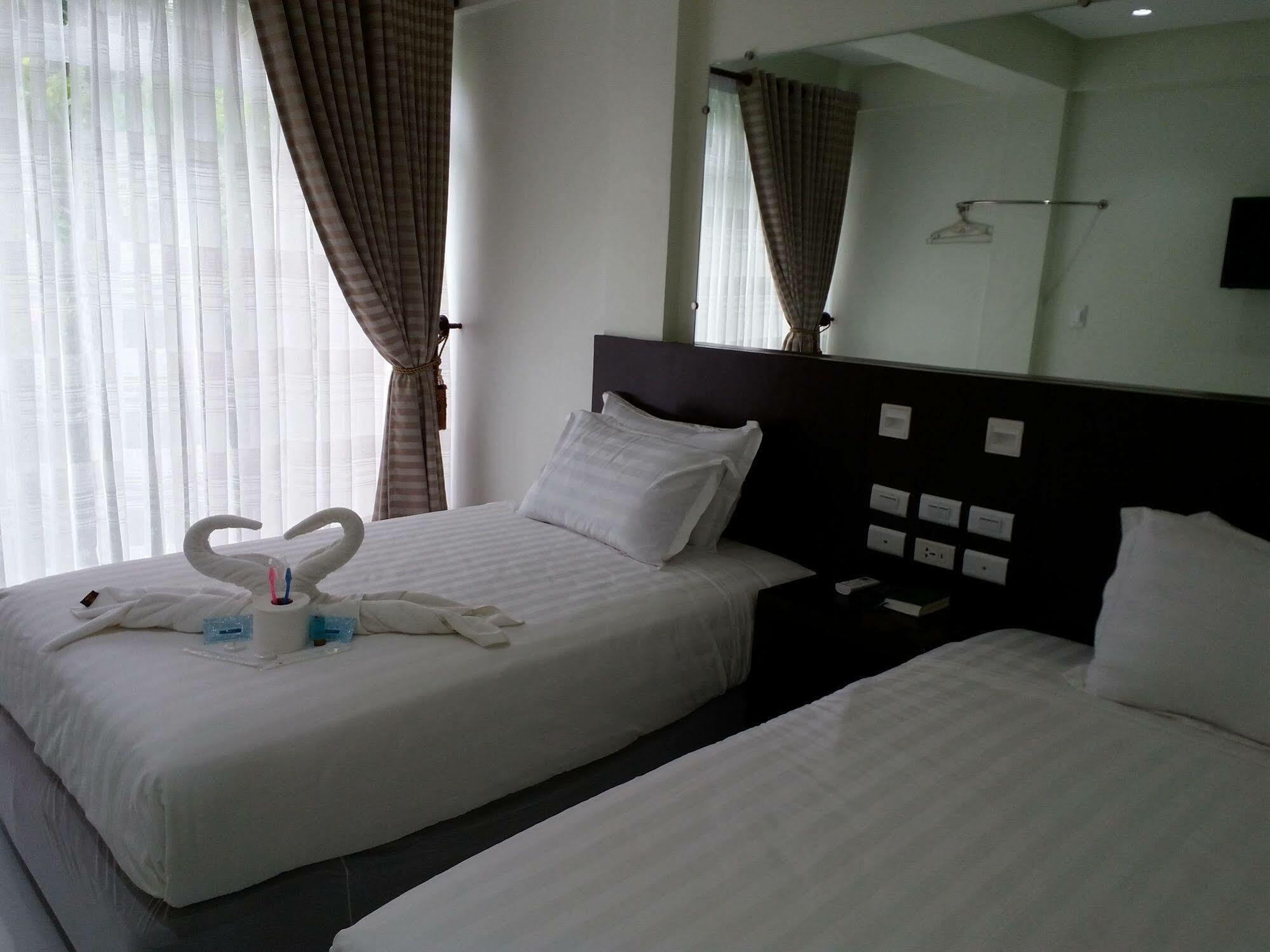 Boracay Midtown Hotel Balabag  ภายนอก รูปภาพ