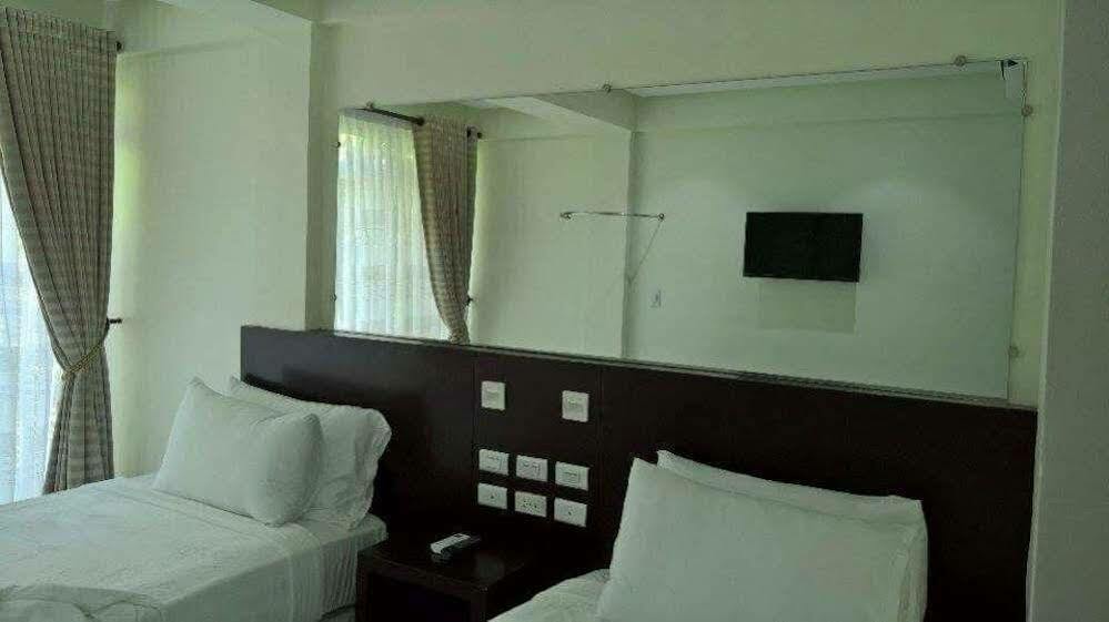 Boracay Midtown Hotel Balabag  ภายนอก รูปภาพ
